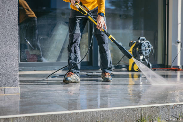 Best Driveway Pressure Washing  in Glendale, MO